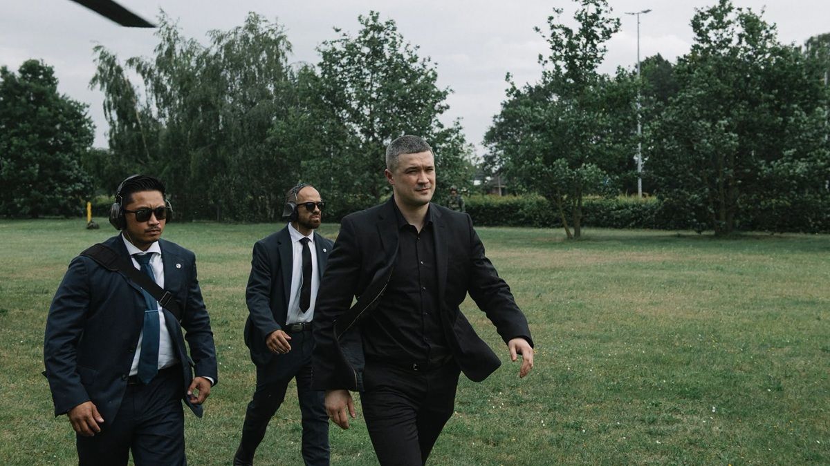Мемний штурм: кепкування над указом Зеленського про звільнення Федорова